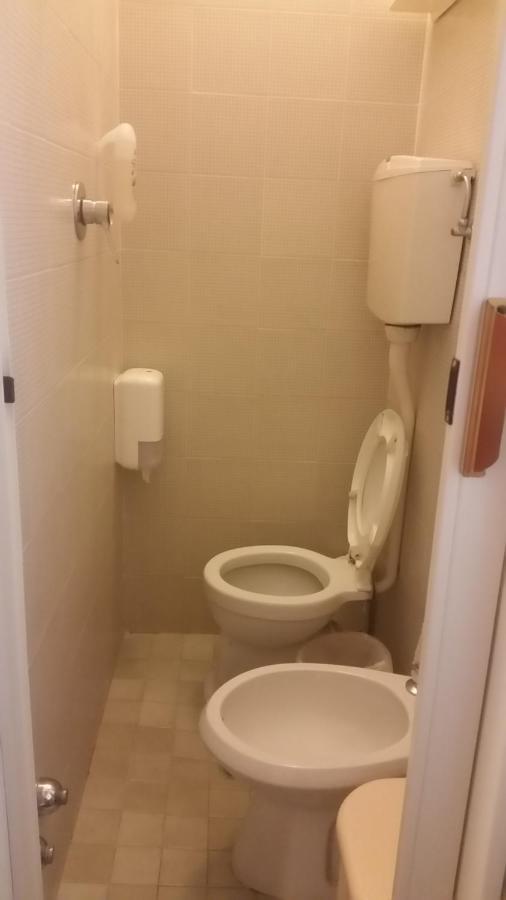Hotel Manolita Римини Экстерьер фото