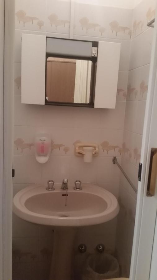 Hotel Manolita Римини Экстерьер фото