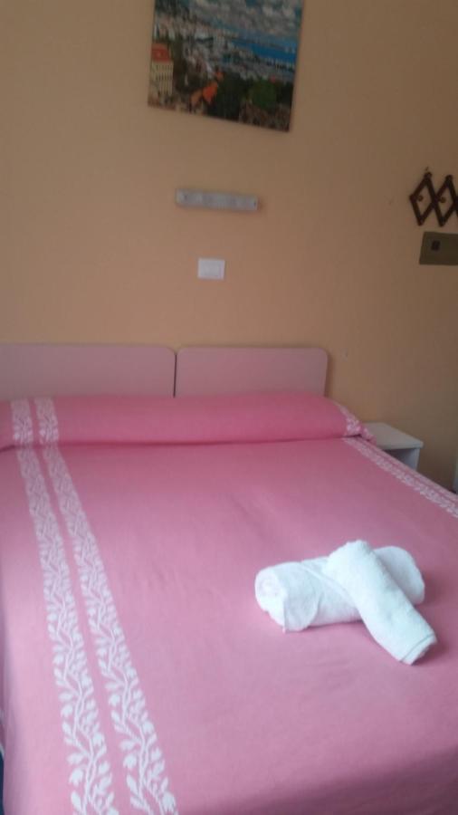 Hotel Manolita Римини Экстерьер фото
